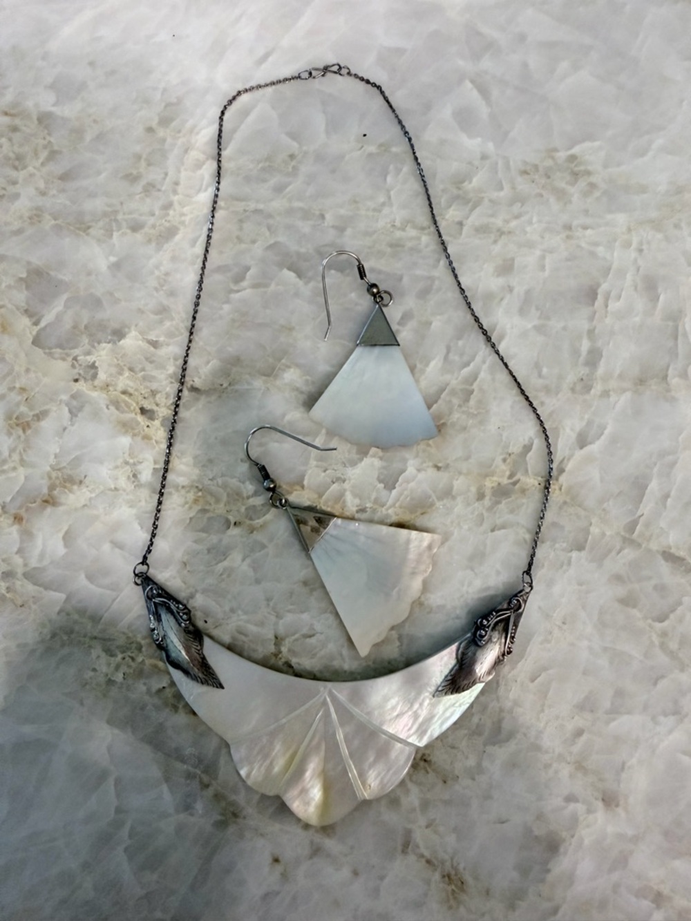 Mother of Pearl Abalone Fan Necklace & Earrings Set - White - Picture 4 of 6
